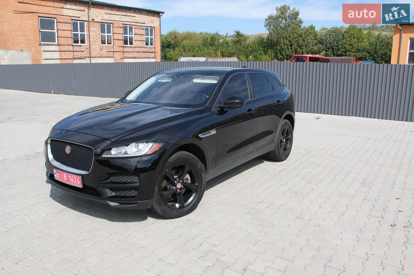 Jaguar F-Pace, 2016