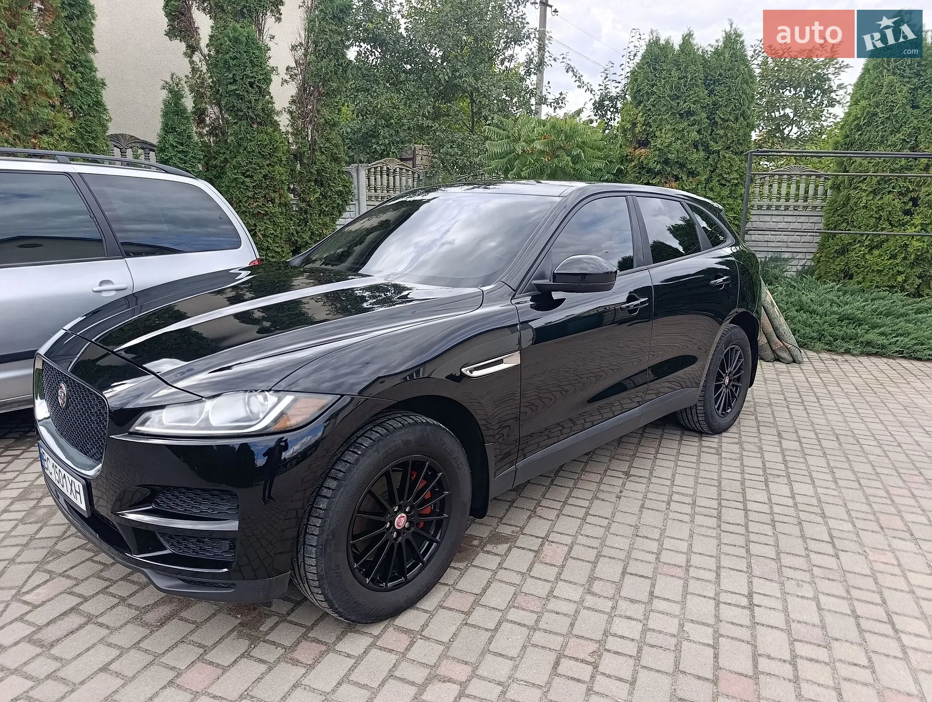 Jaguar F-Pace, 2016