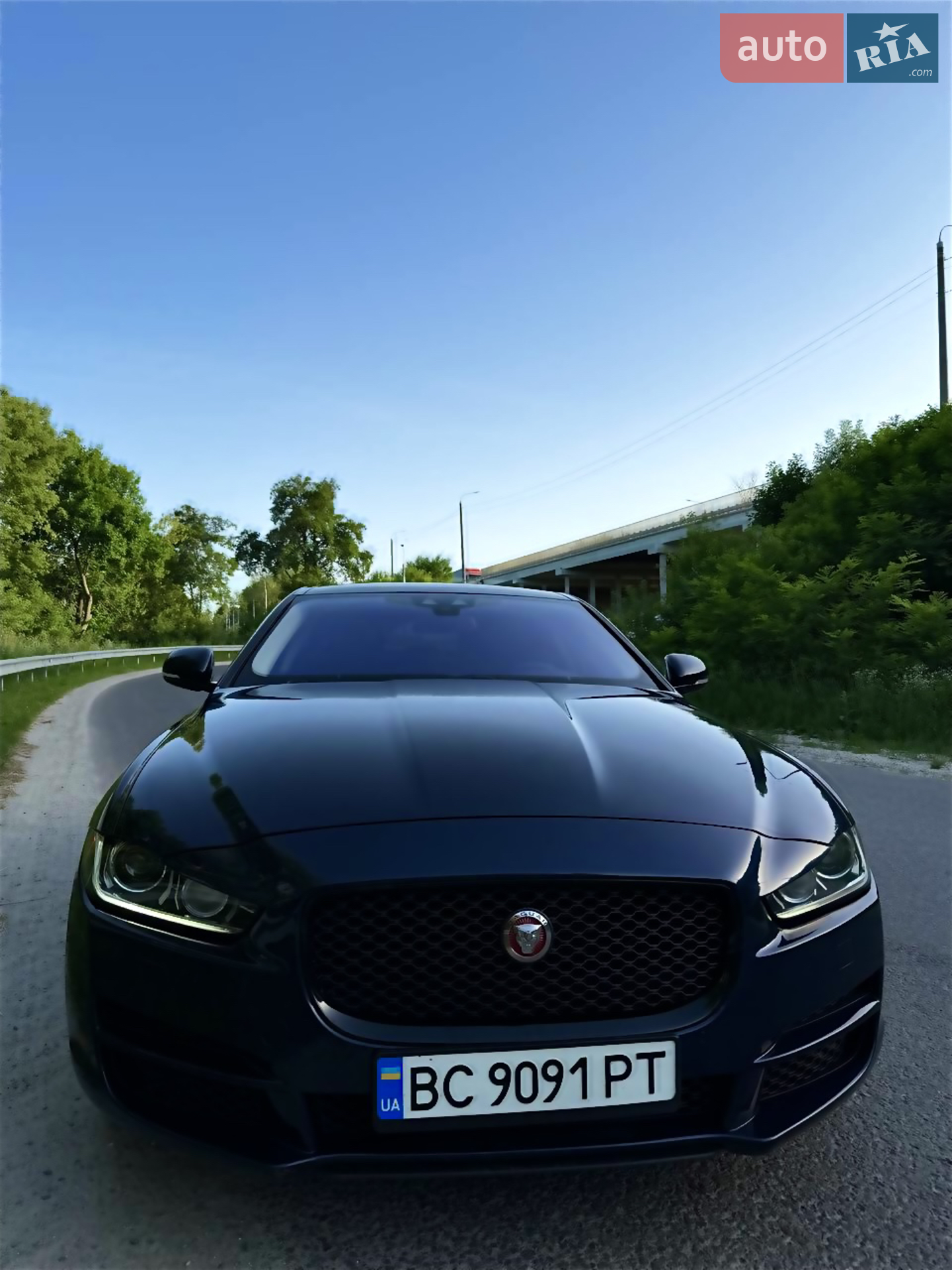 Jaguar XE, 2016