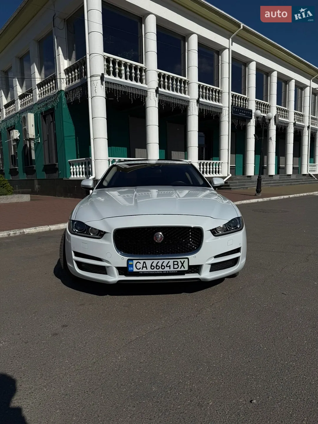 Jaguar XE, 2017