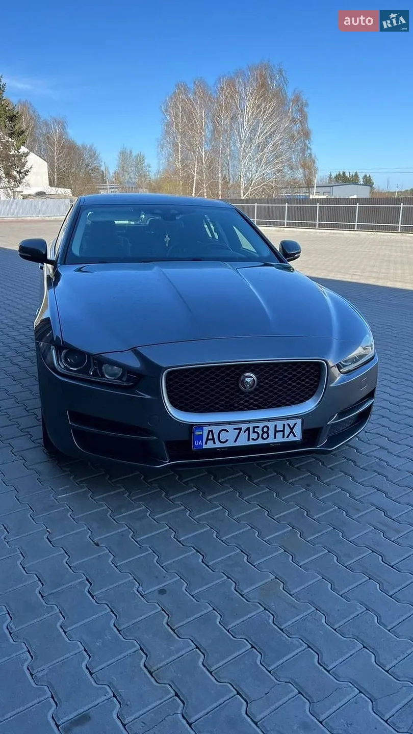Jaguar XE, 2015