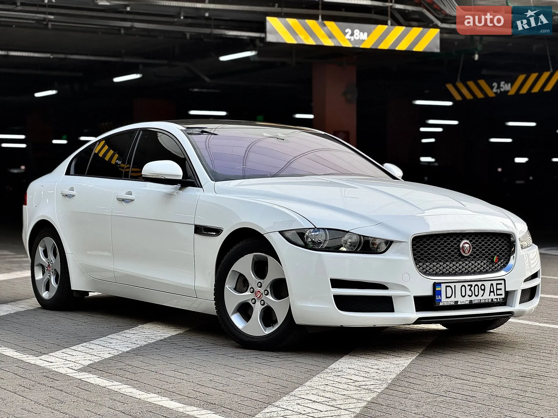 Jaguar XE, 2016