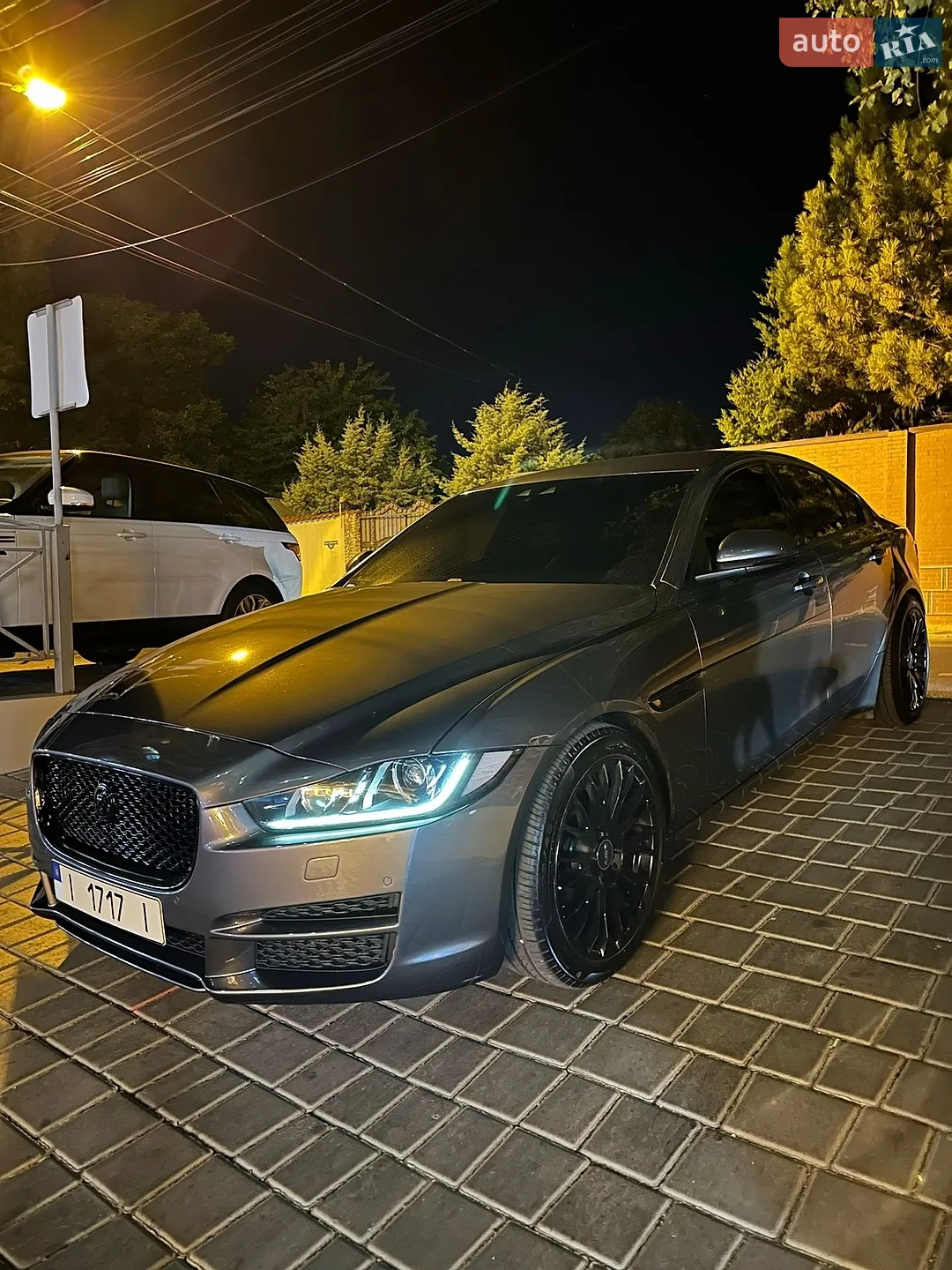 Jaguar XE, 2016
