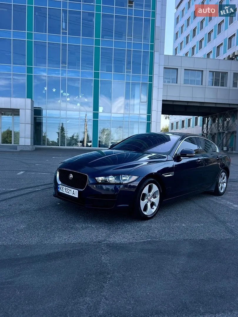 Jaguar XE, 2017