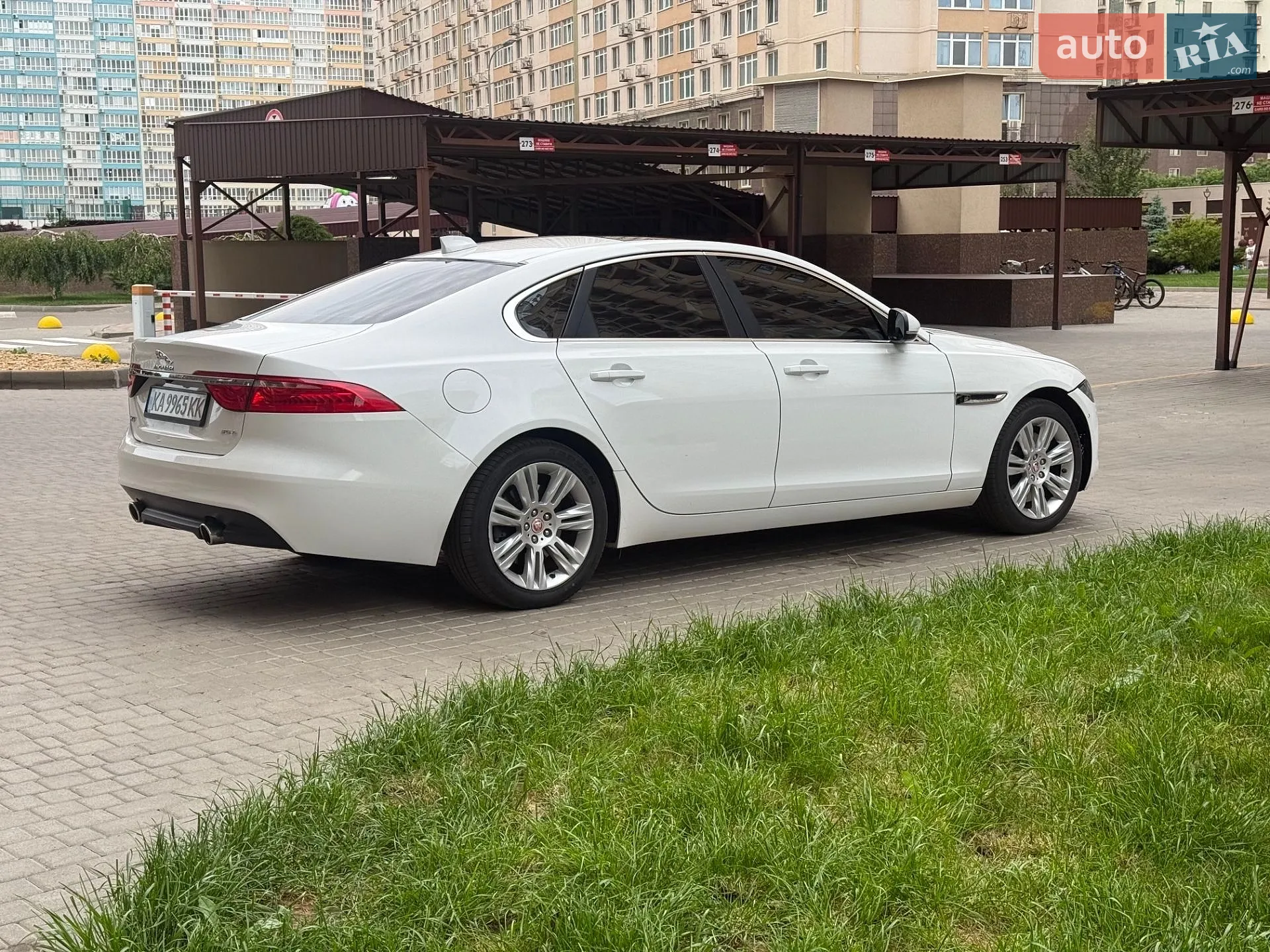 Jaguar XF, 2015