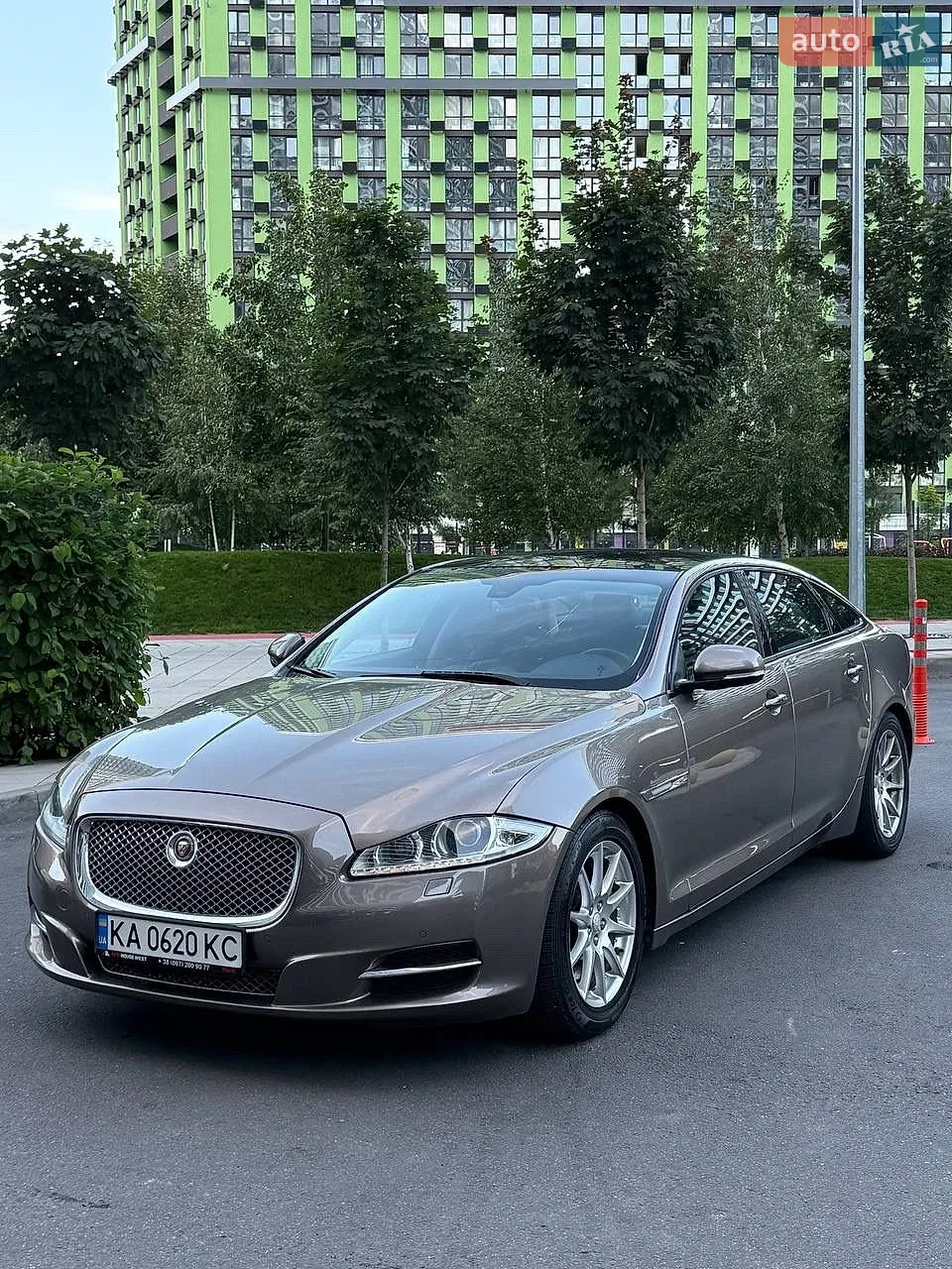 Jaguar XJ, 2015