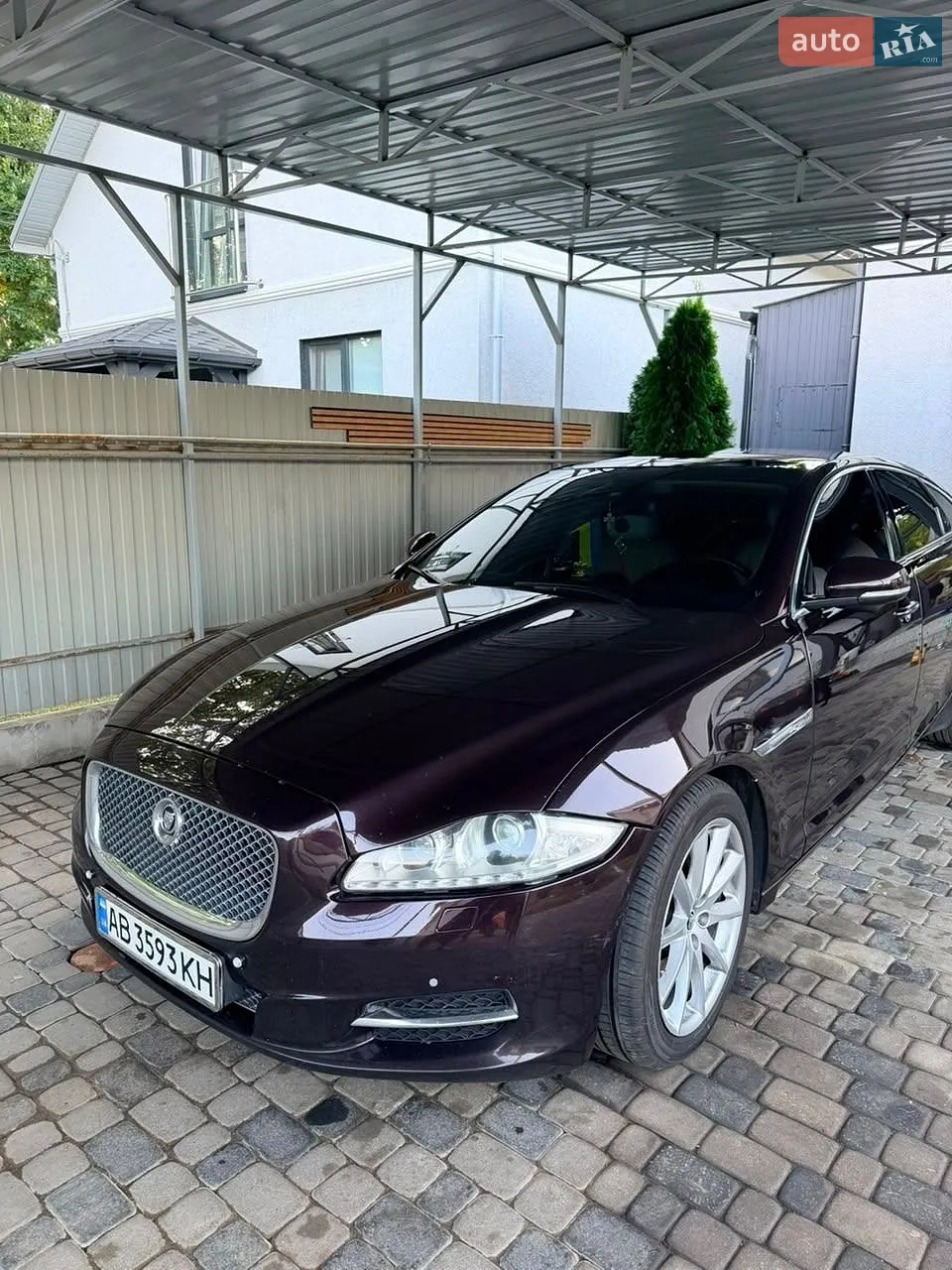 Jaguar XJ, 2011