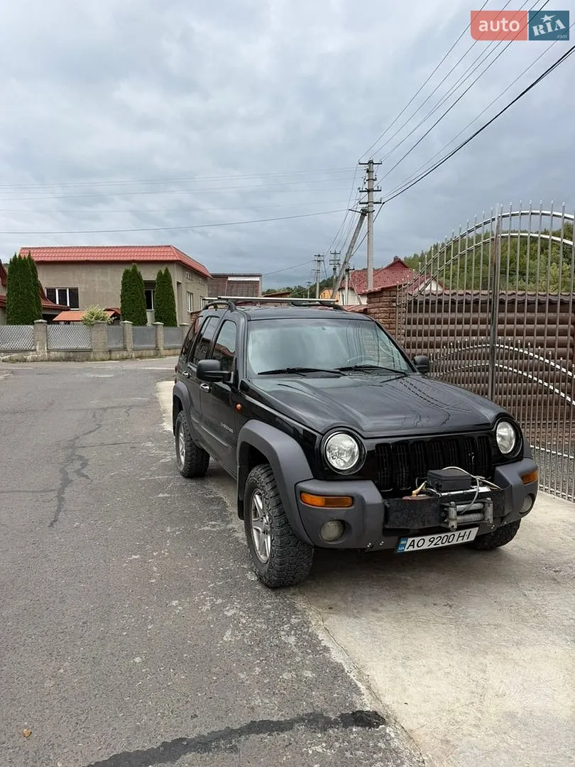 Jeep Cherokee, 2004