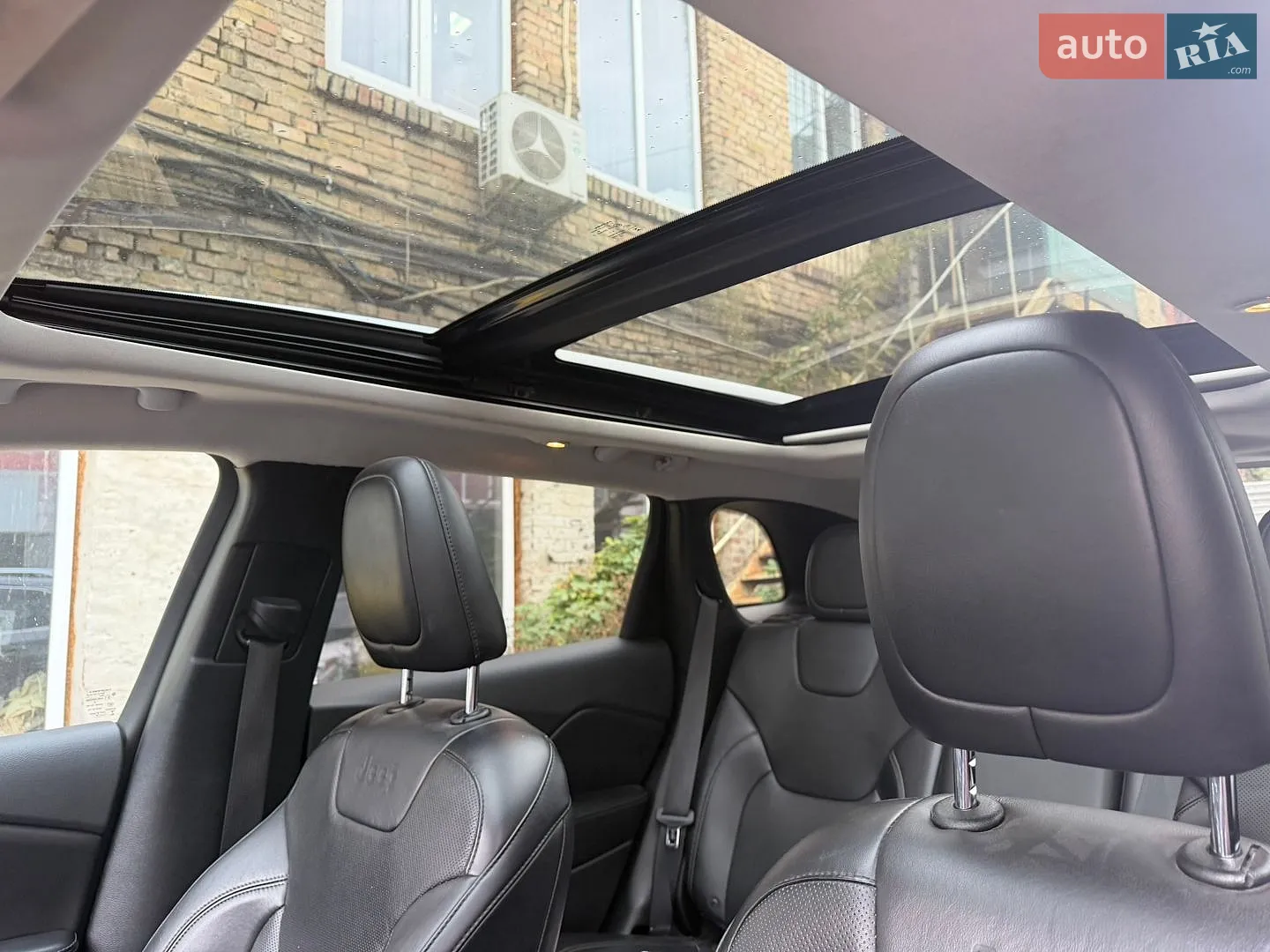 Jeep Cherokee 2019 — 1