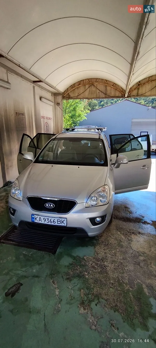 Kia Carens, 2011
