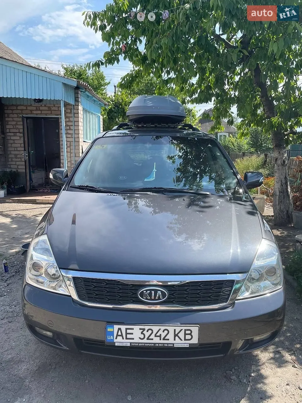Kia Carnival, 2012