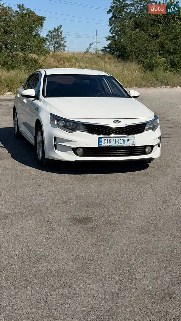 Kia K5, 2016