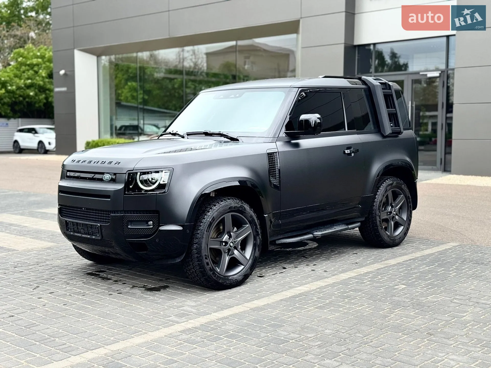 Land Rover Defender, 2025