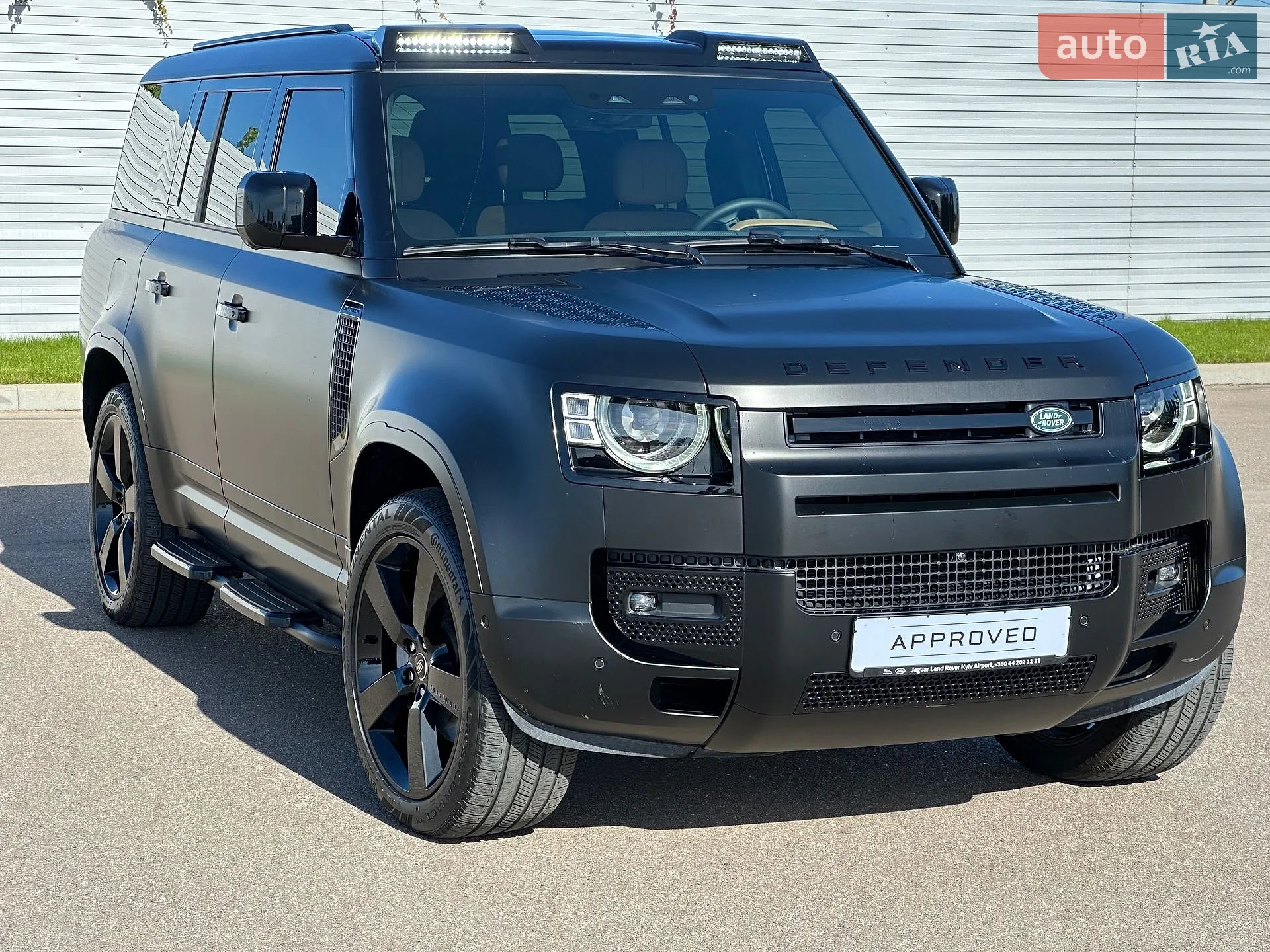 Land Rover Defender, 2025