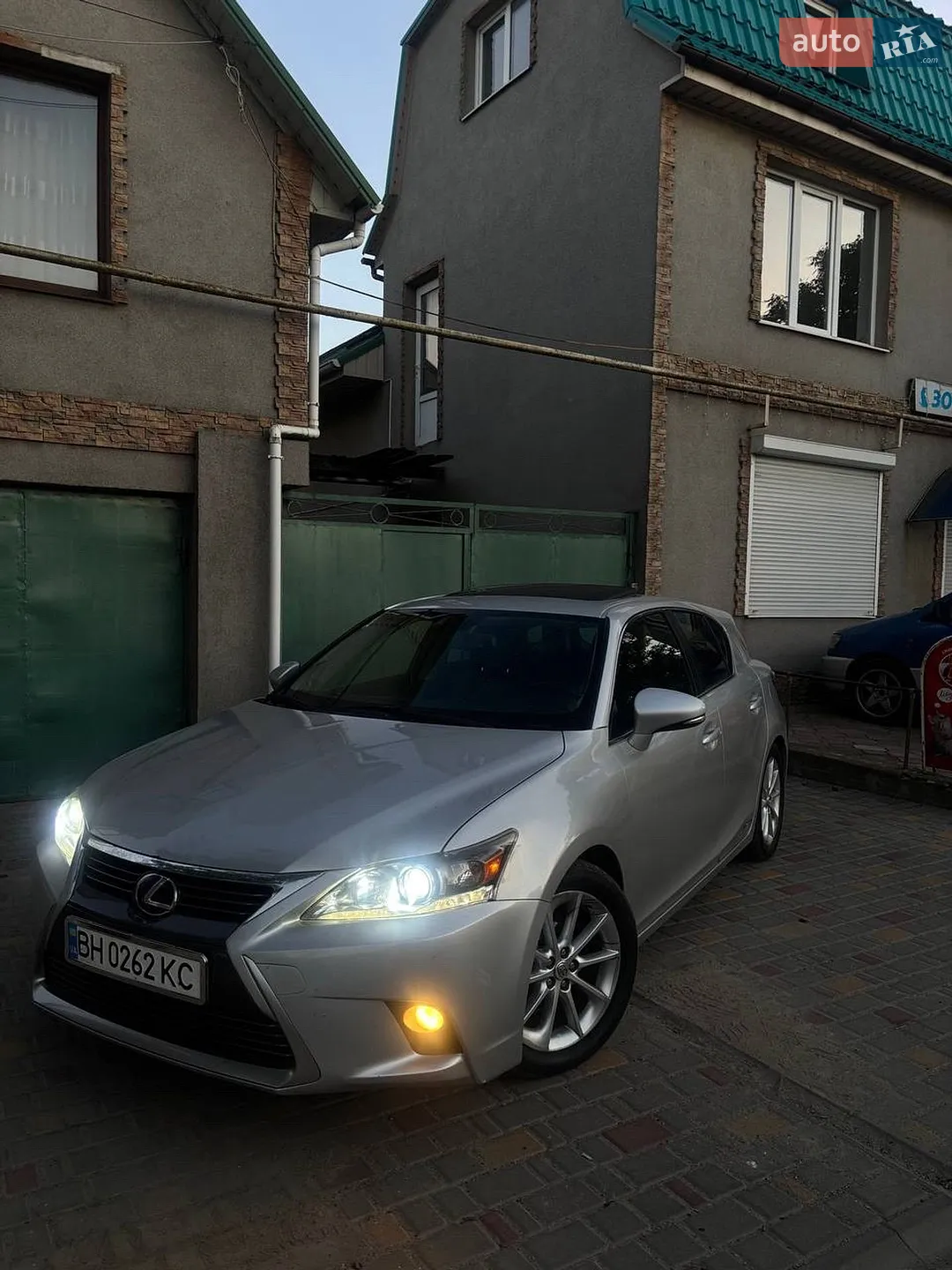 Lexus CT, 2012