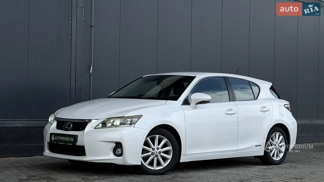 Lexus CT, 2012