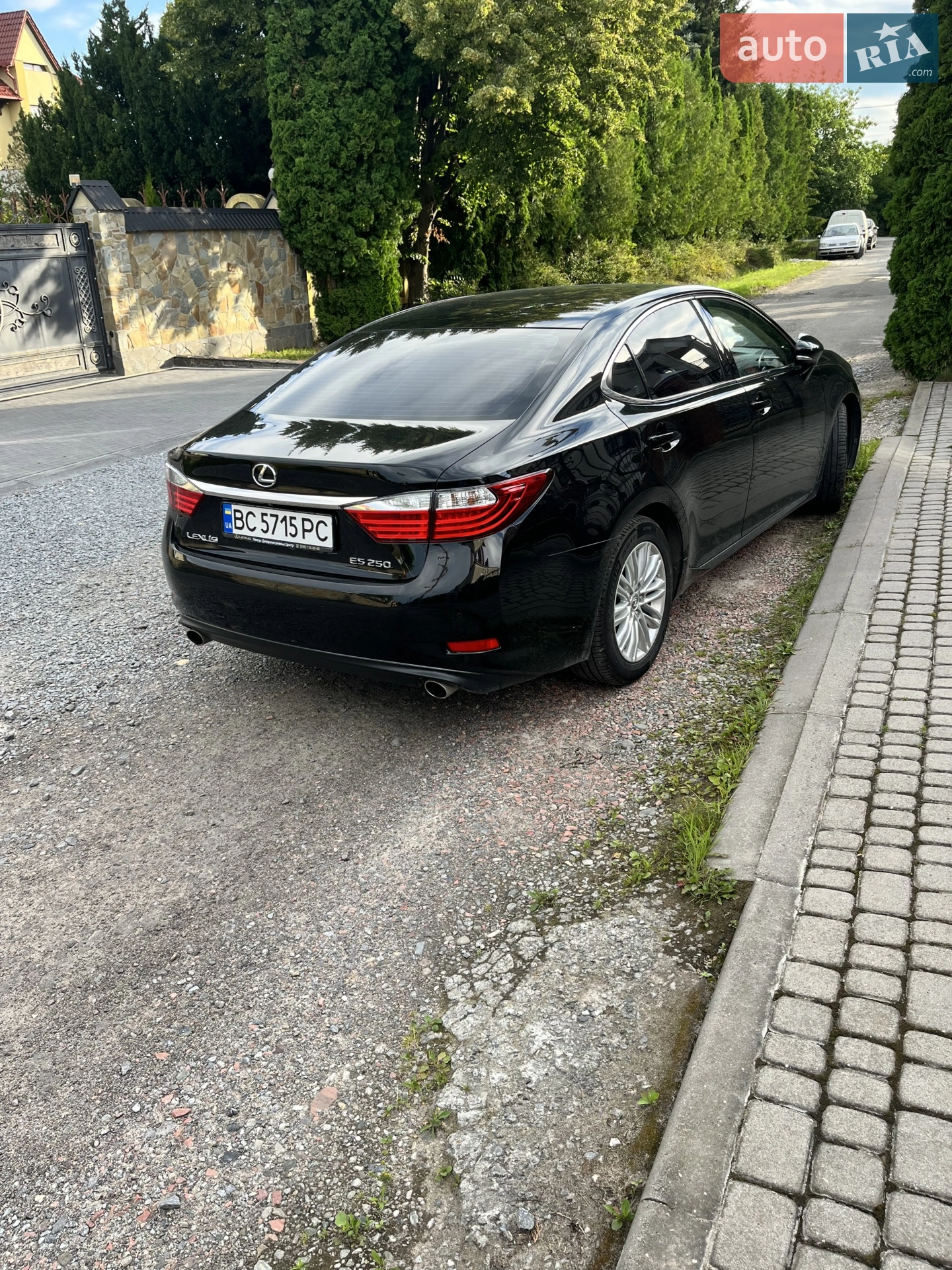 Lexus ES, 2012