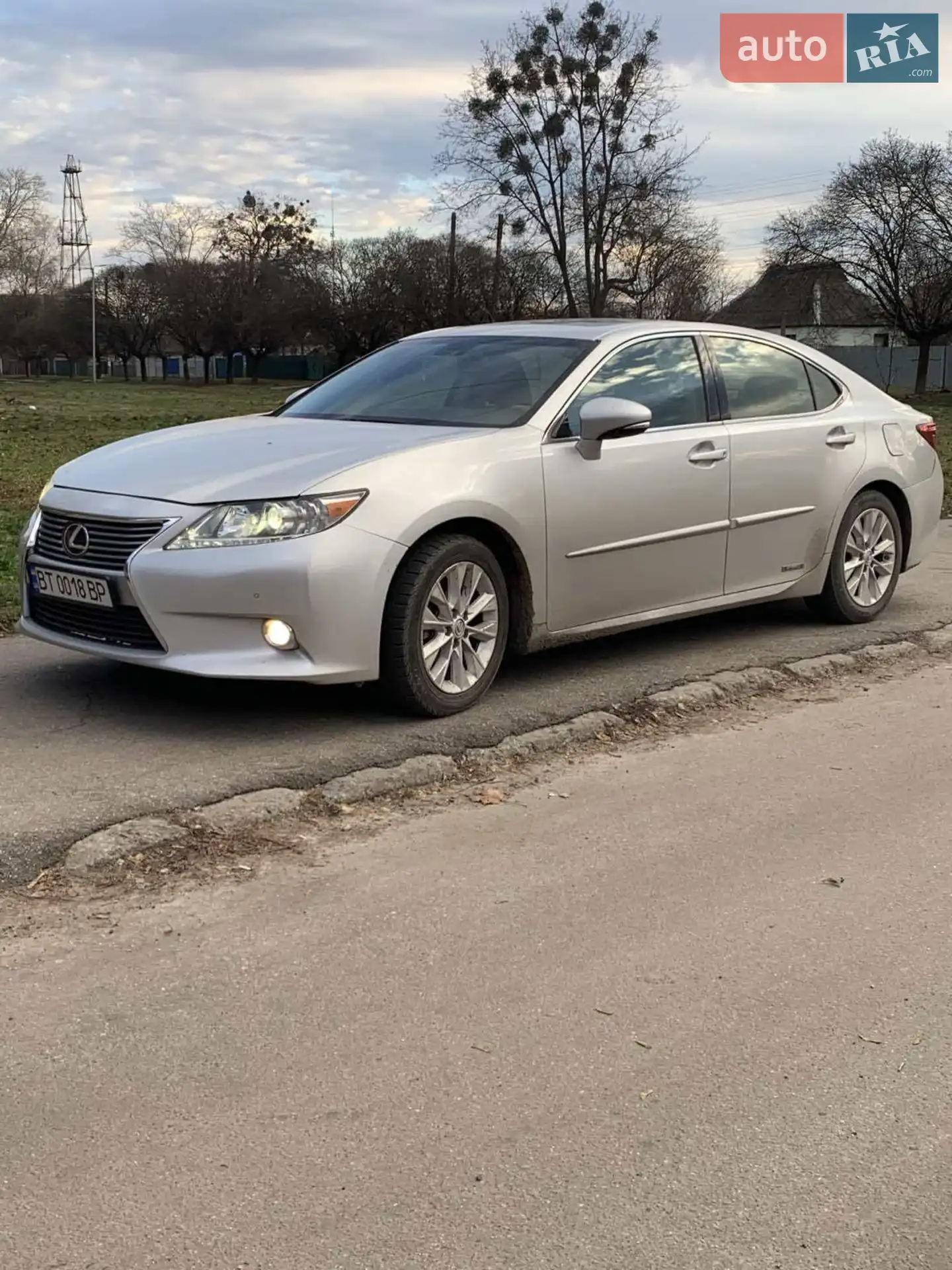 Lexus ES, 2013