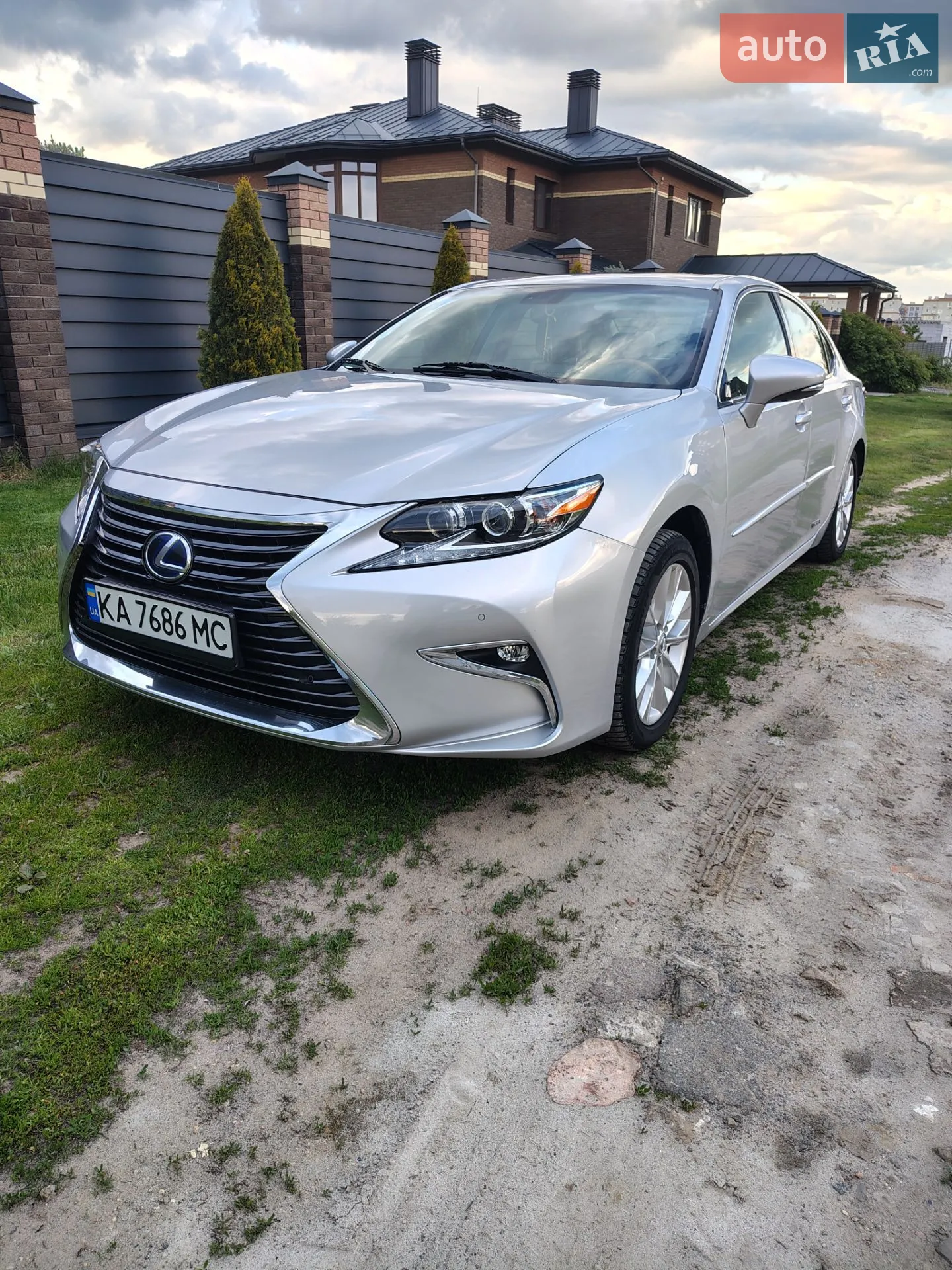 Lexus ES, 2012