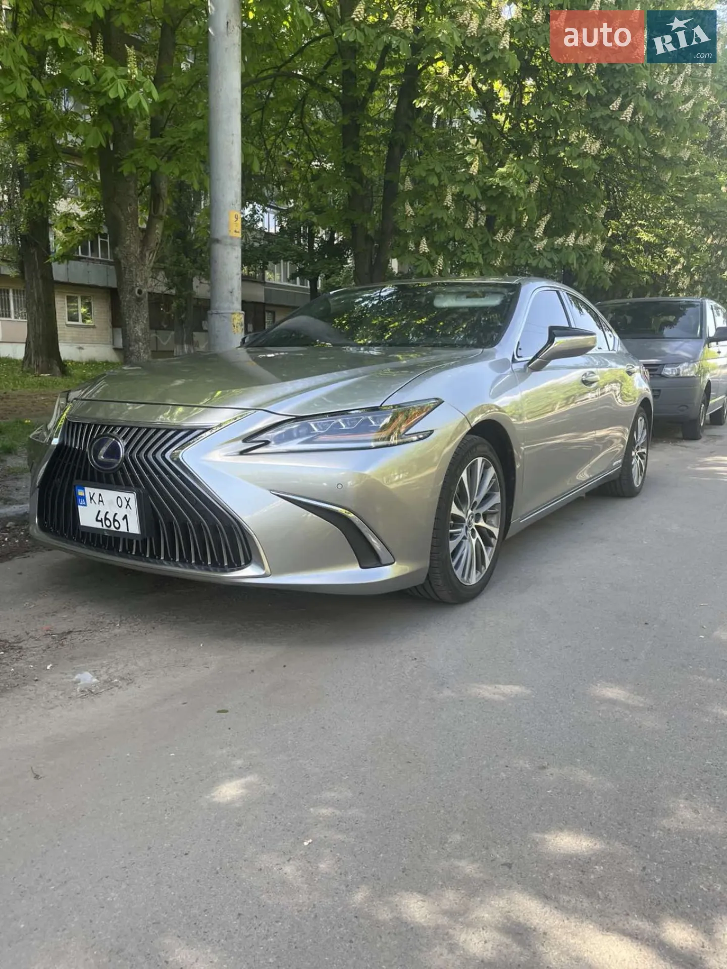 Lexus ES, 2019