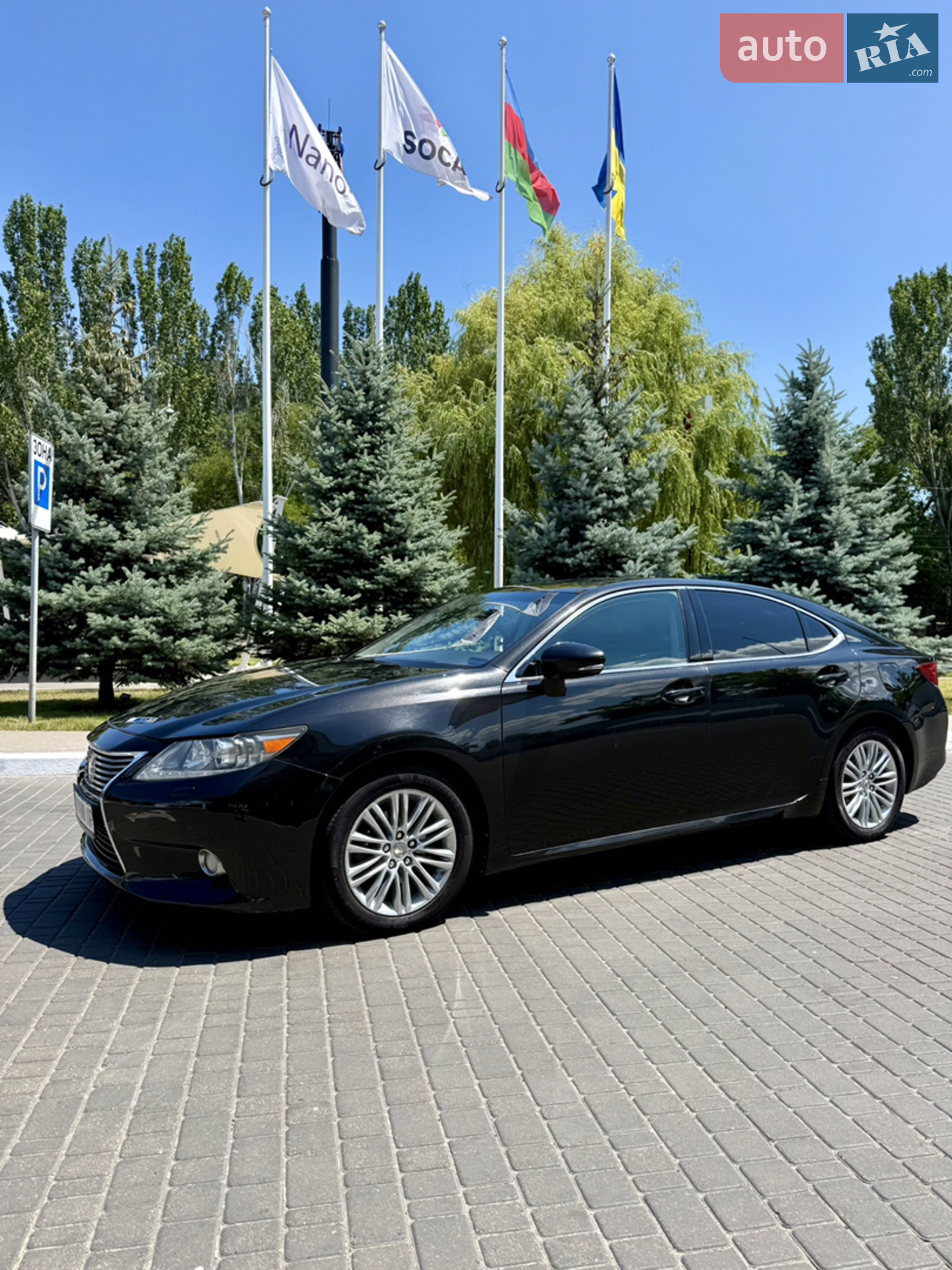 Lexus ES, 2012