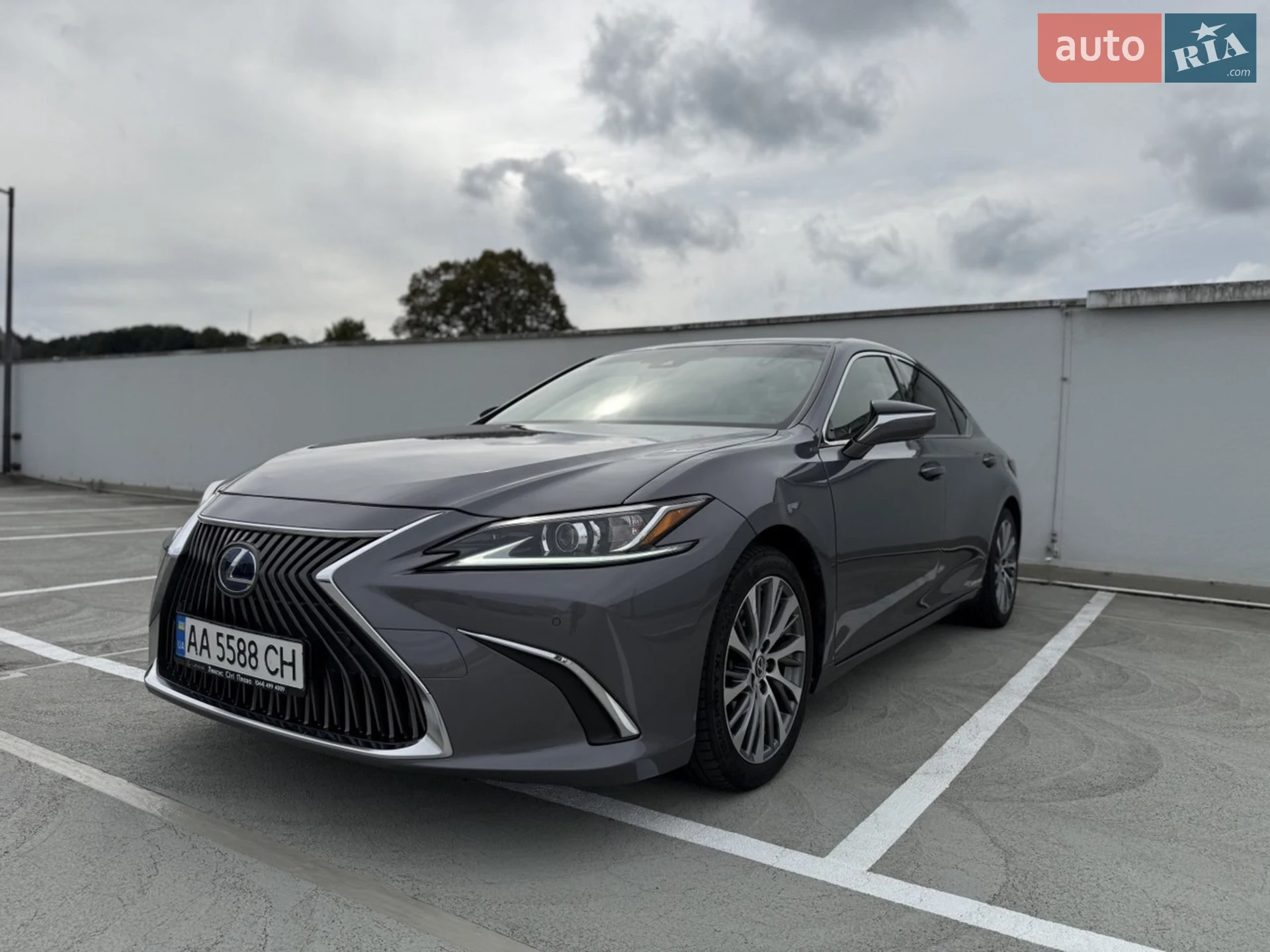 Lexus ES, 2019