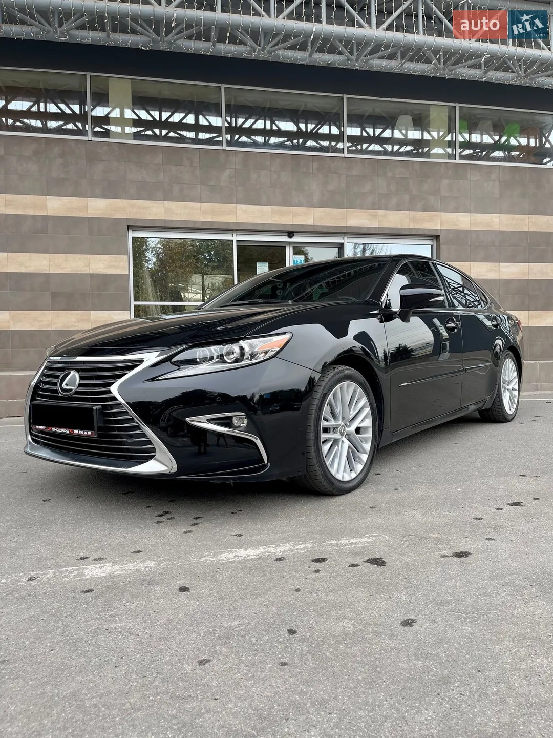 Lexus ES, 2016