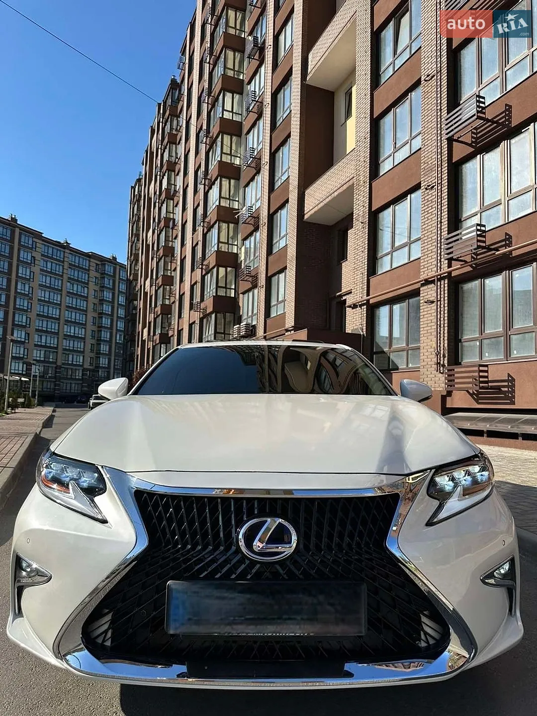 Lexus ES, 2014