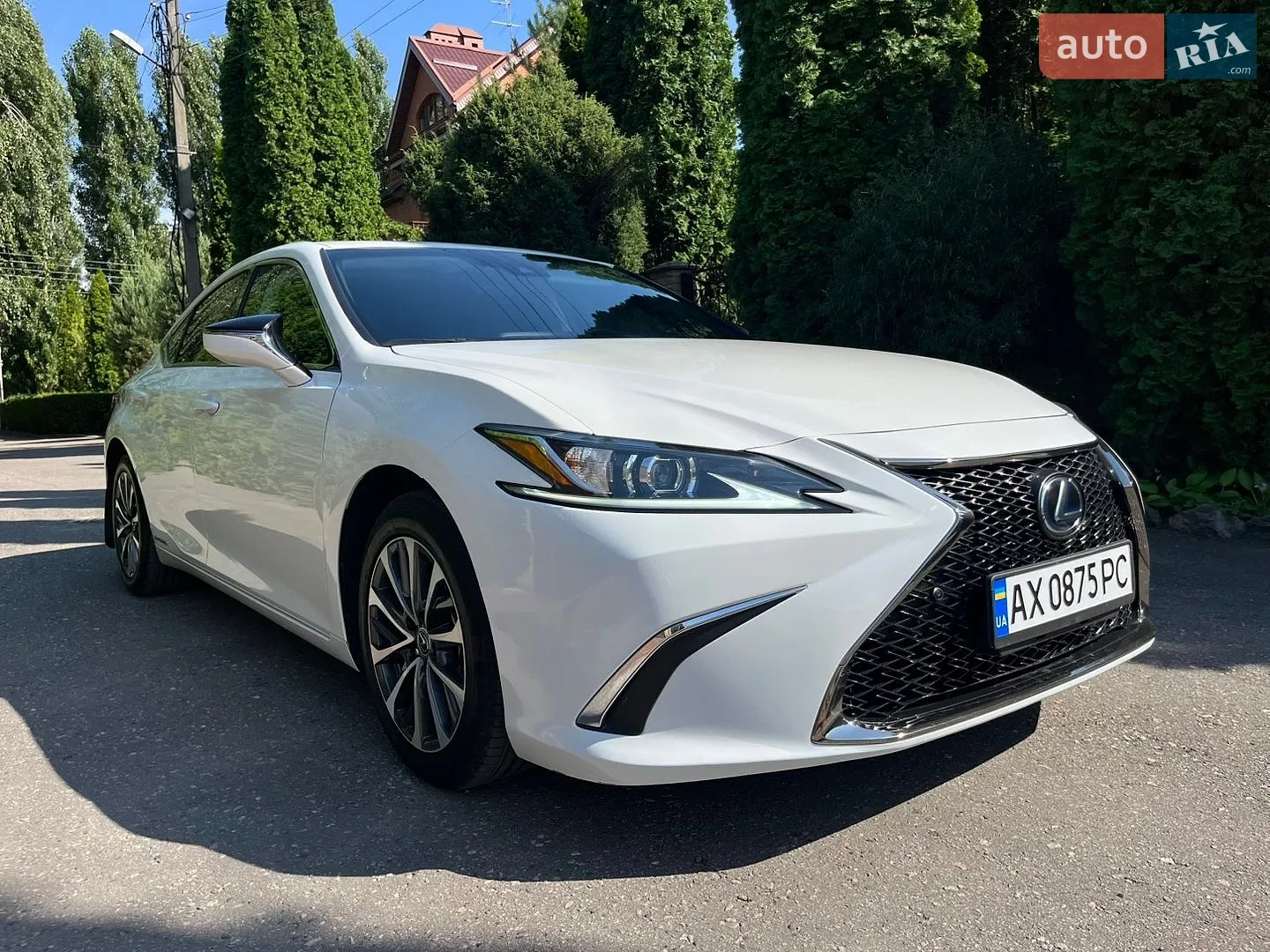 Lexus ES, 2022