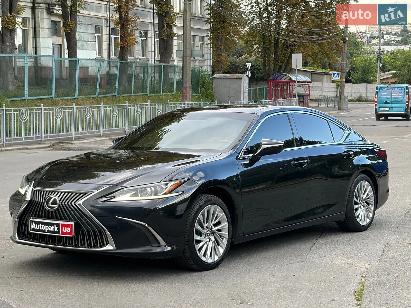 Lexus ES, 2019