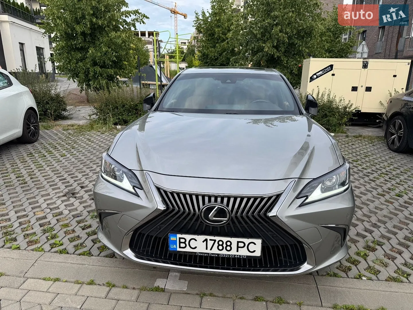 Lexus ES, 2021