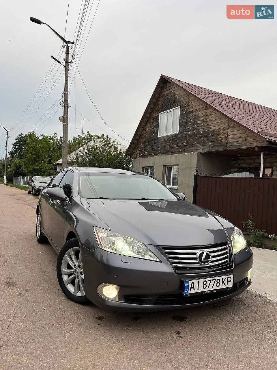 Lexus ES, 2011