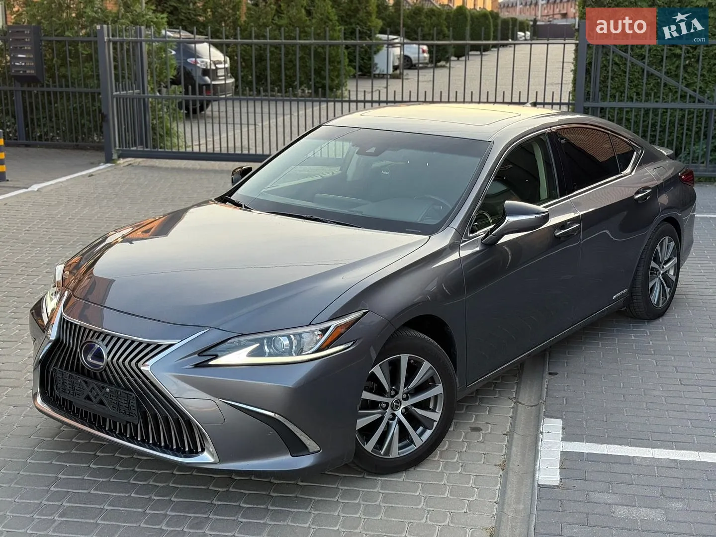 Lexus ES, 2020