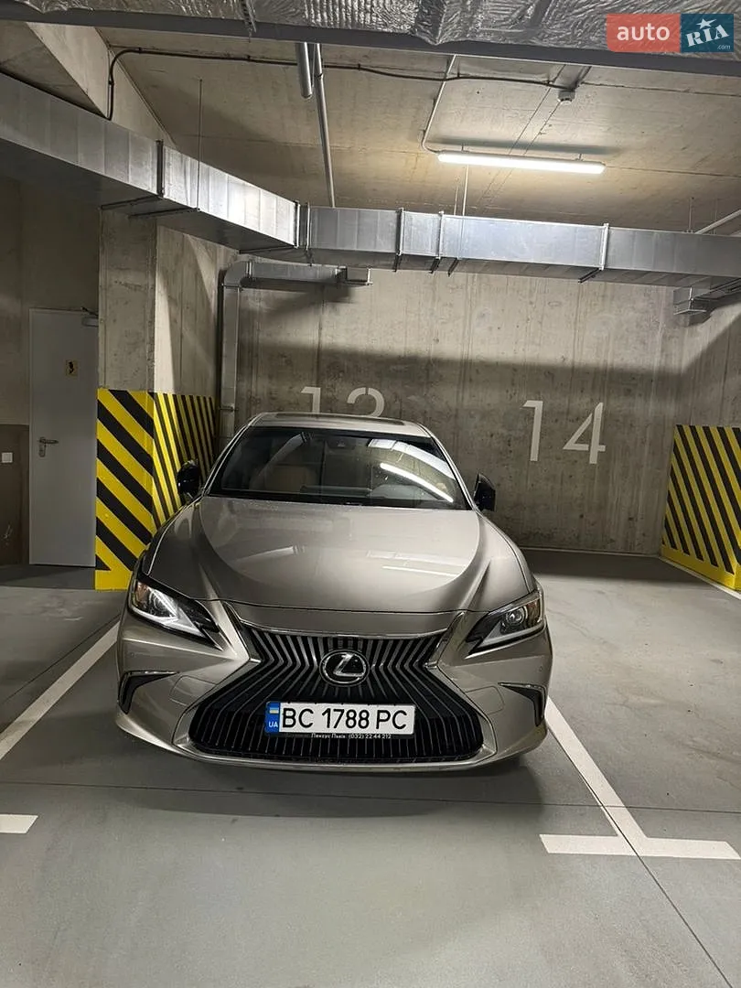 Lexus ES, 2021
