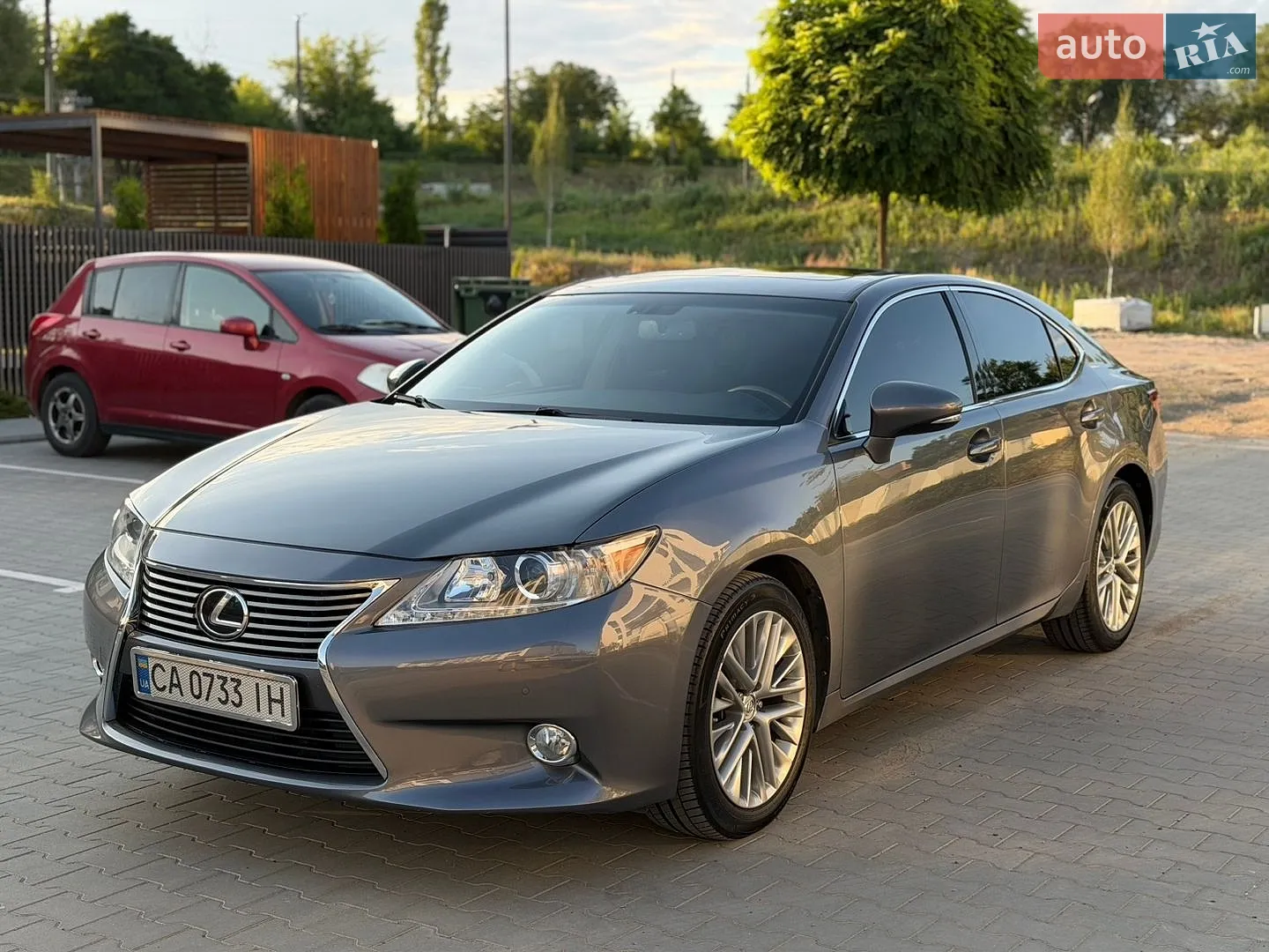 Lexus ES, 2013