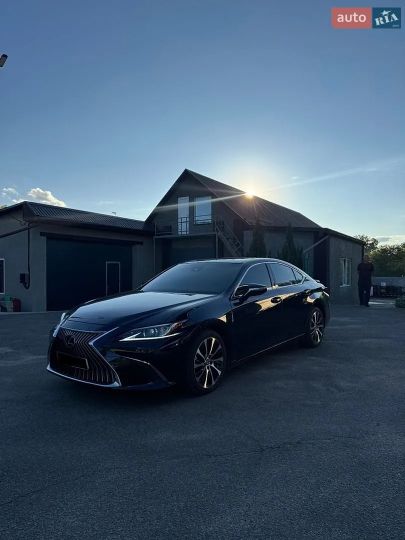 Lexus ES, 2021