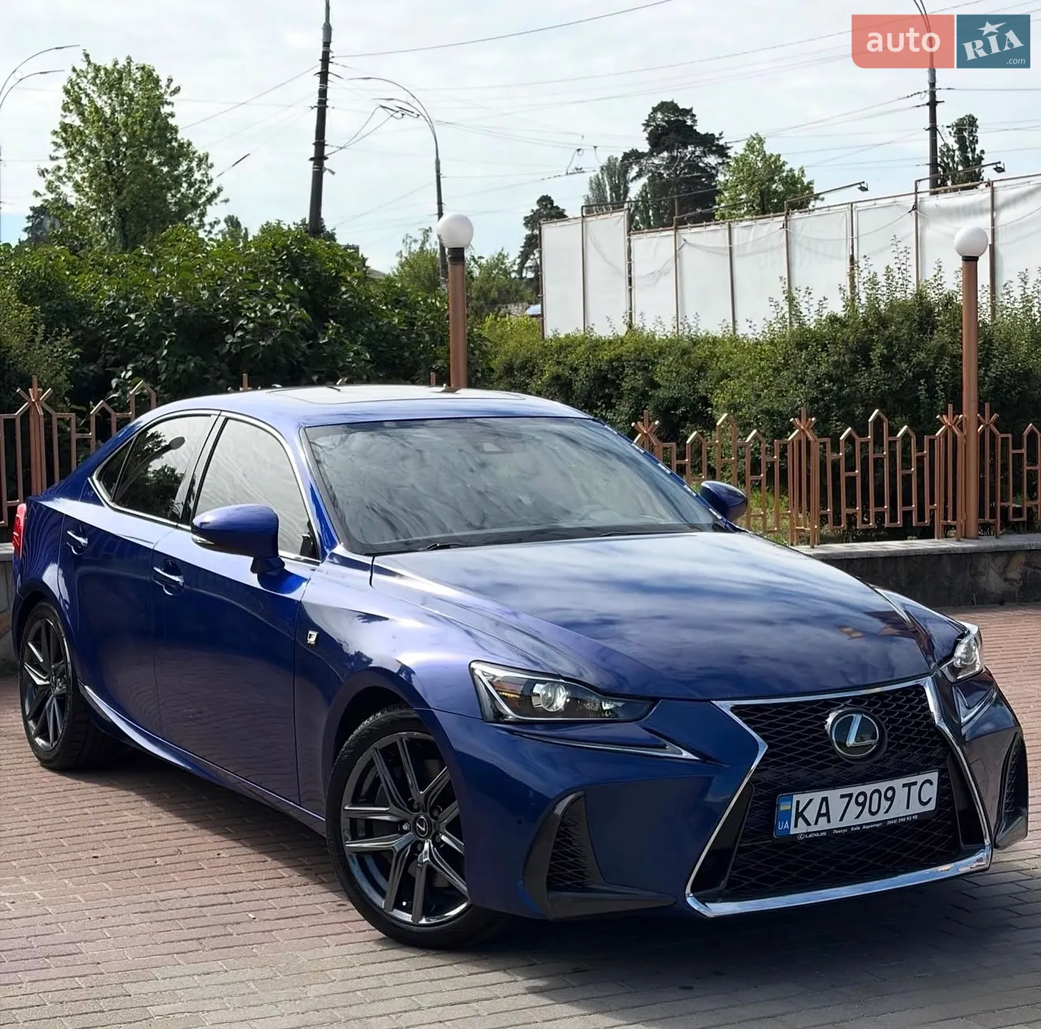 Lexus IS, 2019