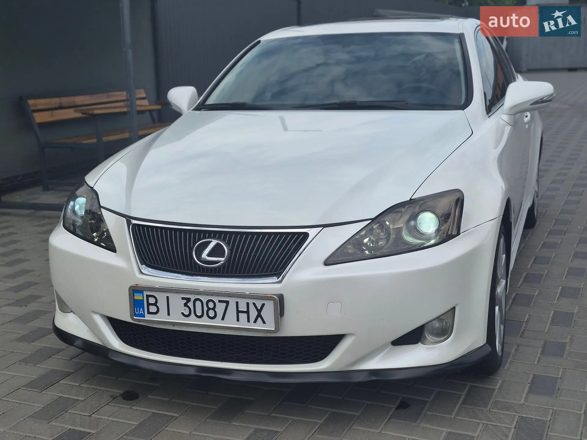 Lexus IS, 2011
