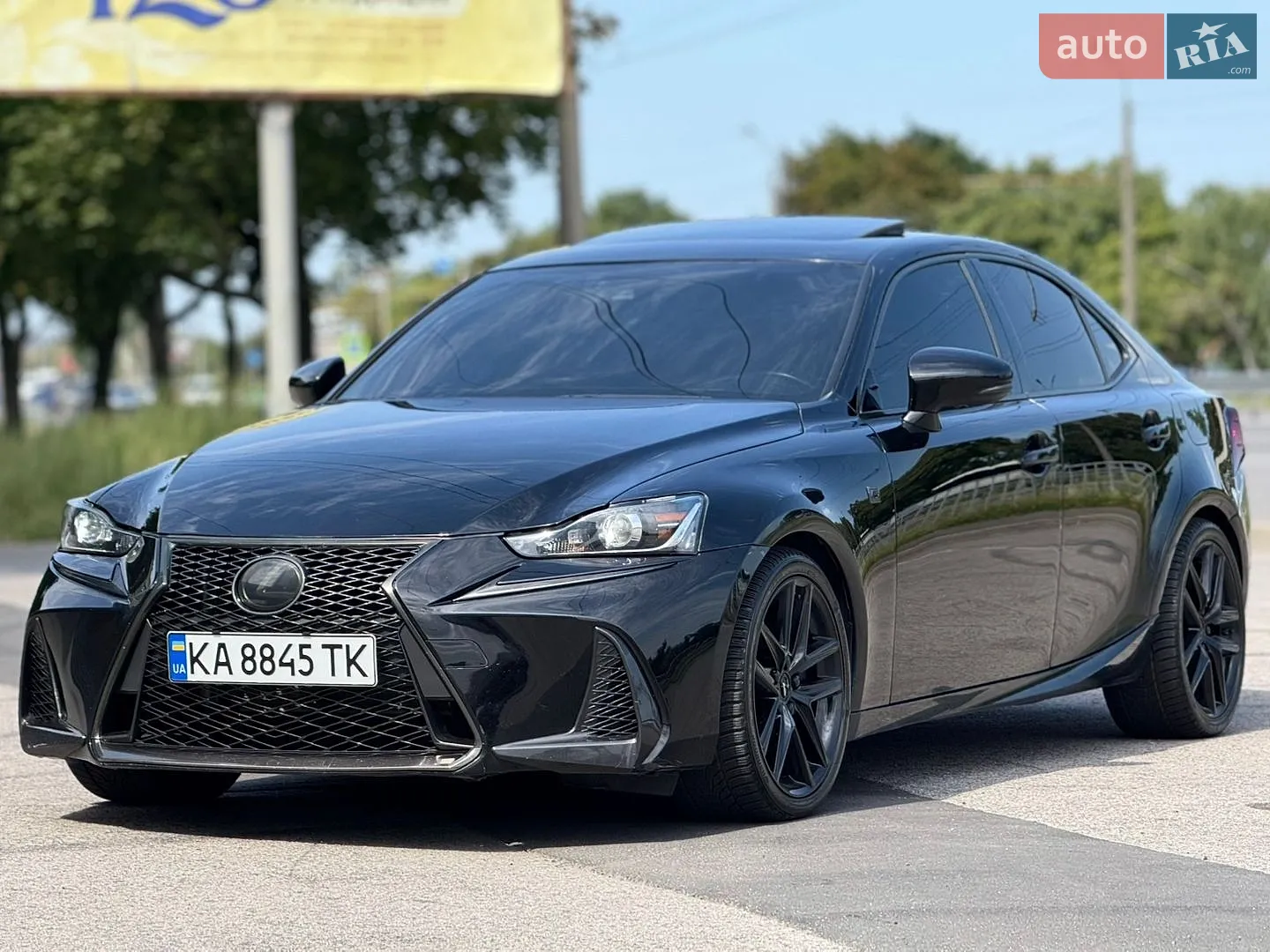 Lexus IS, 2017