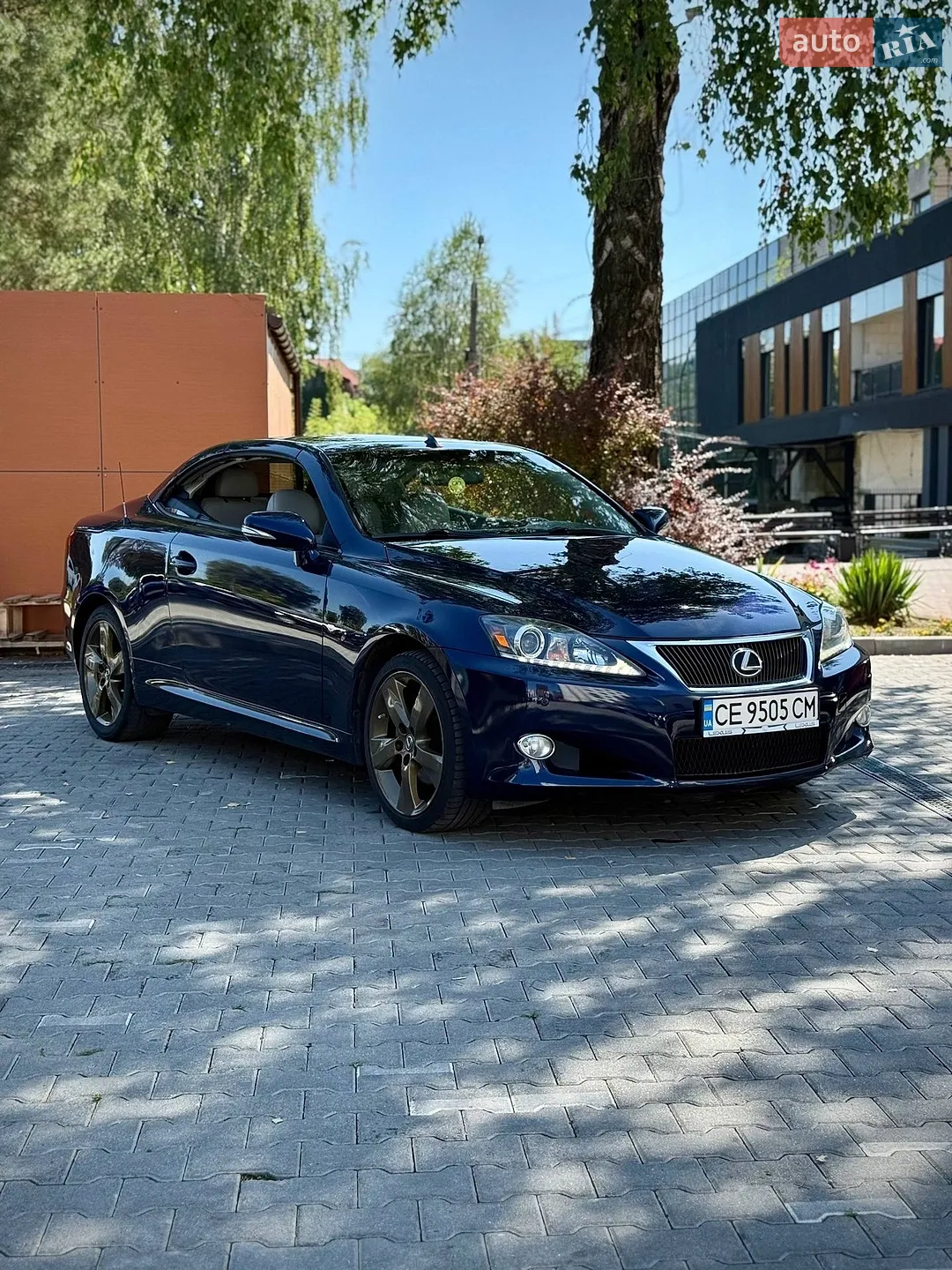 Lexus IS, 2011