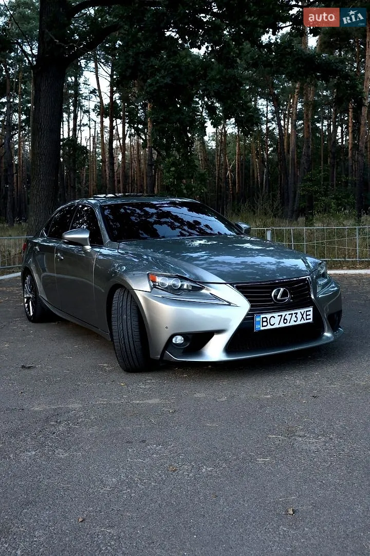 Lexus IS, 2015