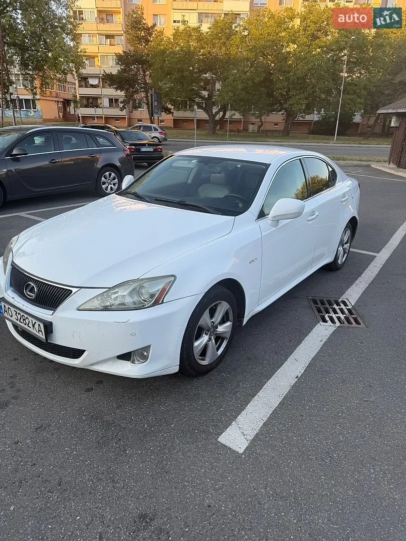 Lexus IS, 2005