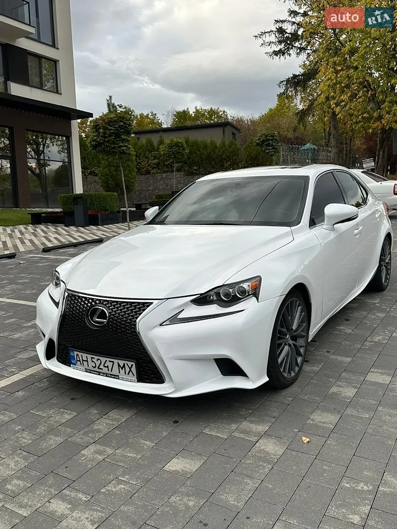 Lexus IS, 2014