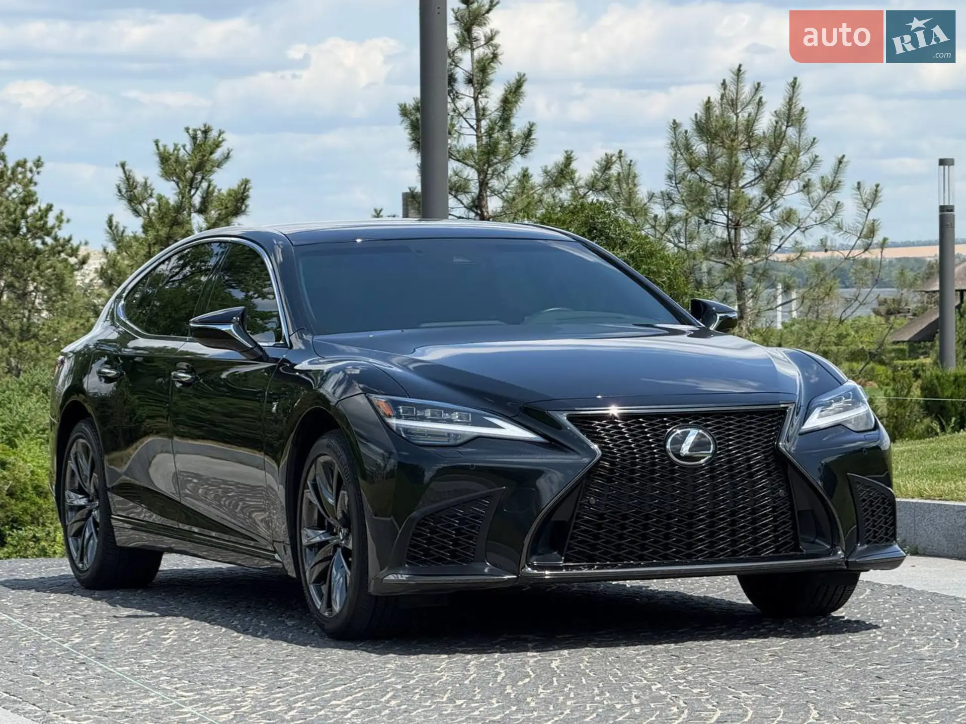 Lexus LS, 2022