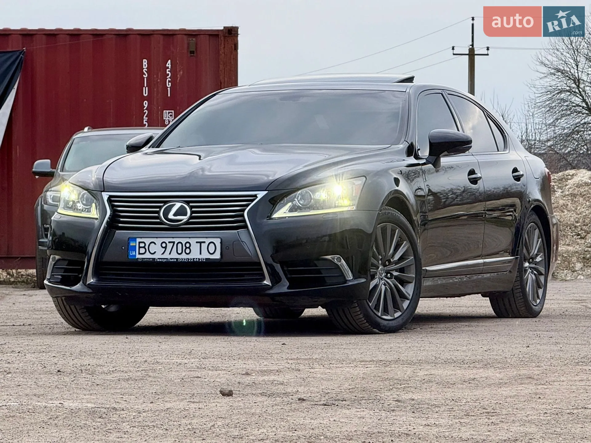 Lexus LS, 2013