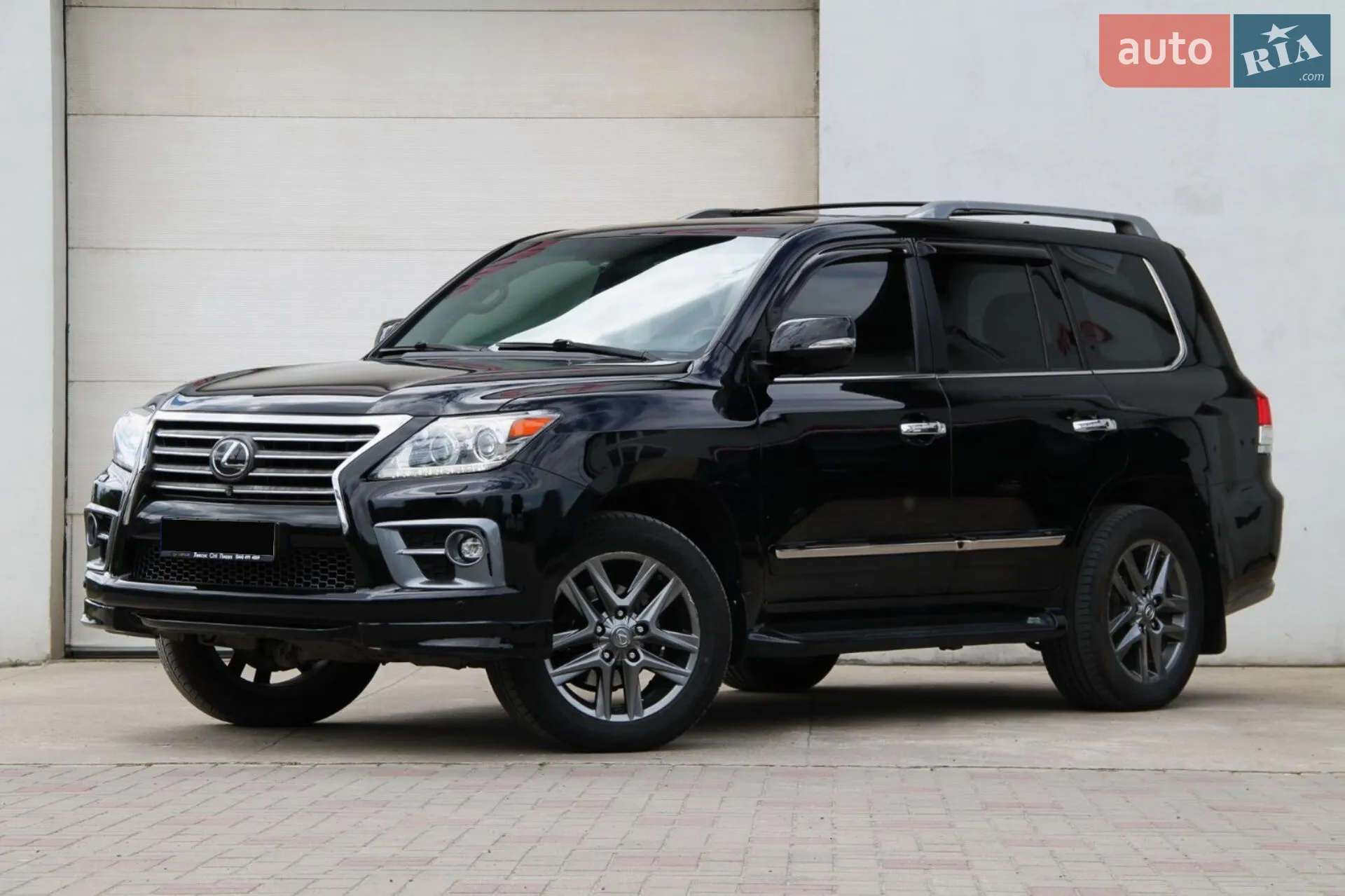 Lexus LX, 2014