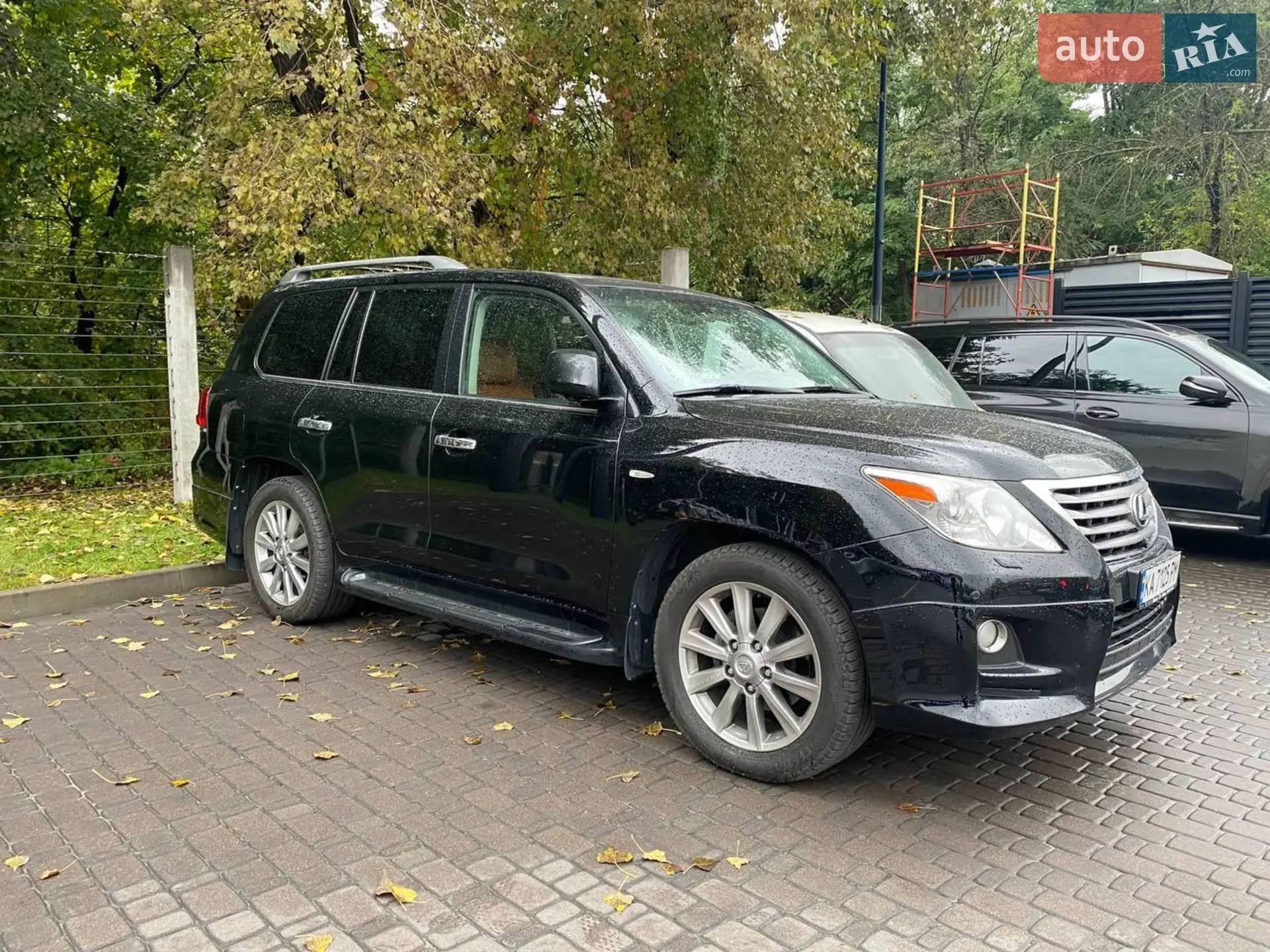 Lexus LX, 2010