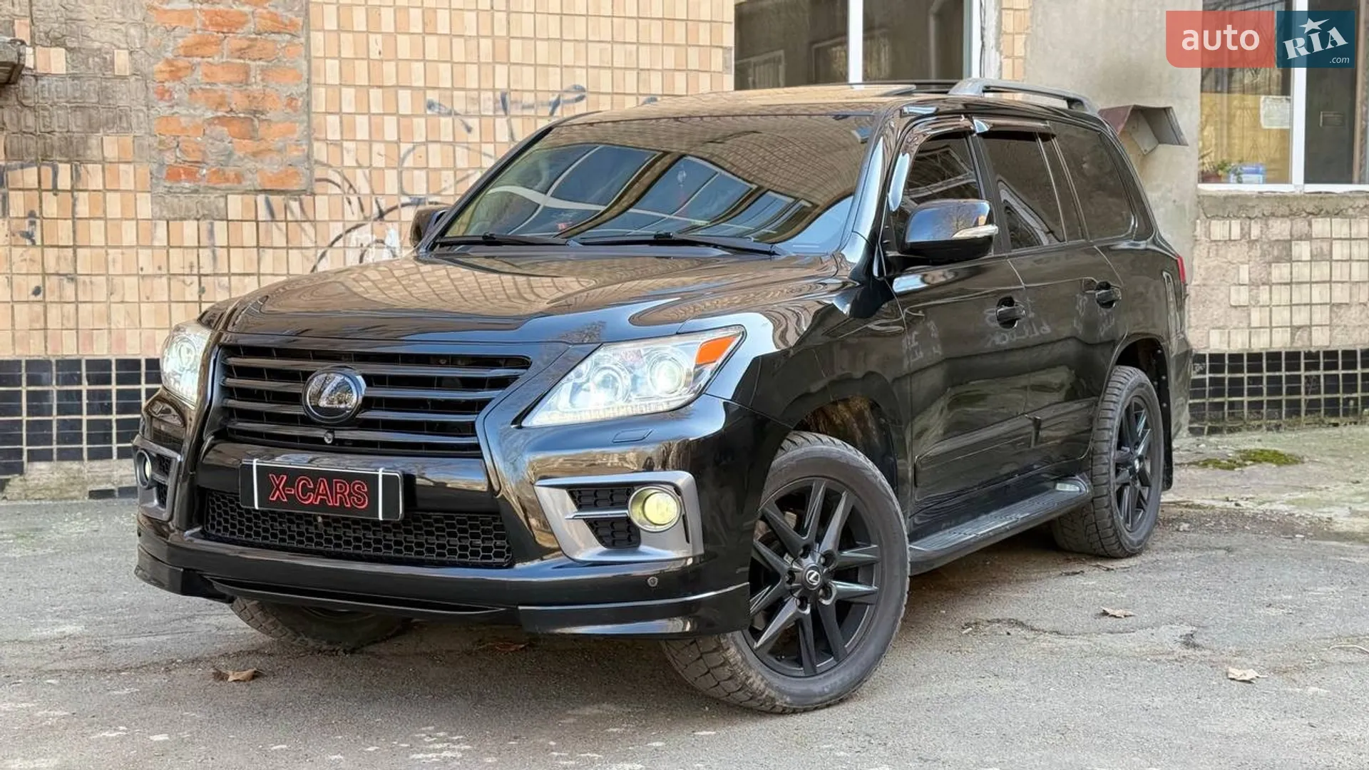 Lexus LX, 2013