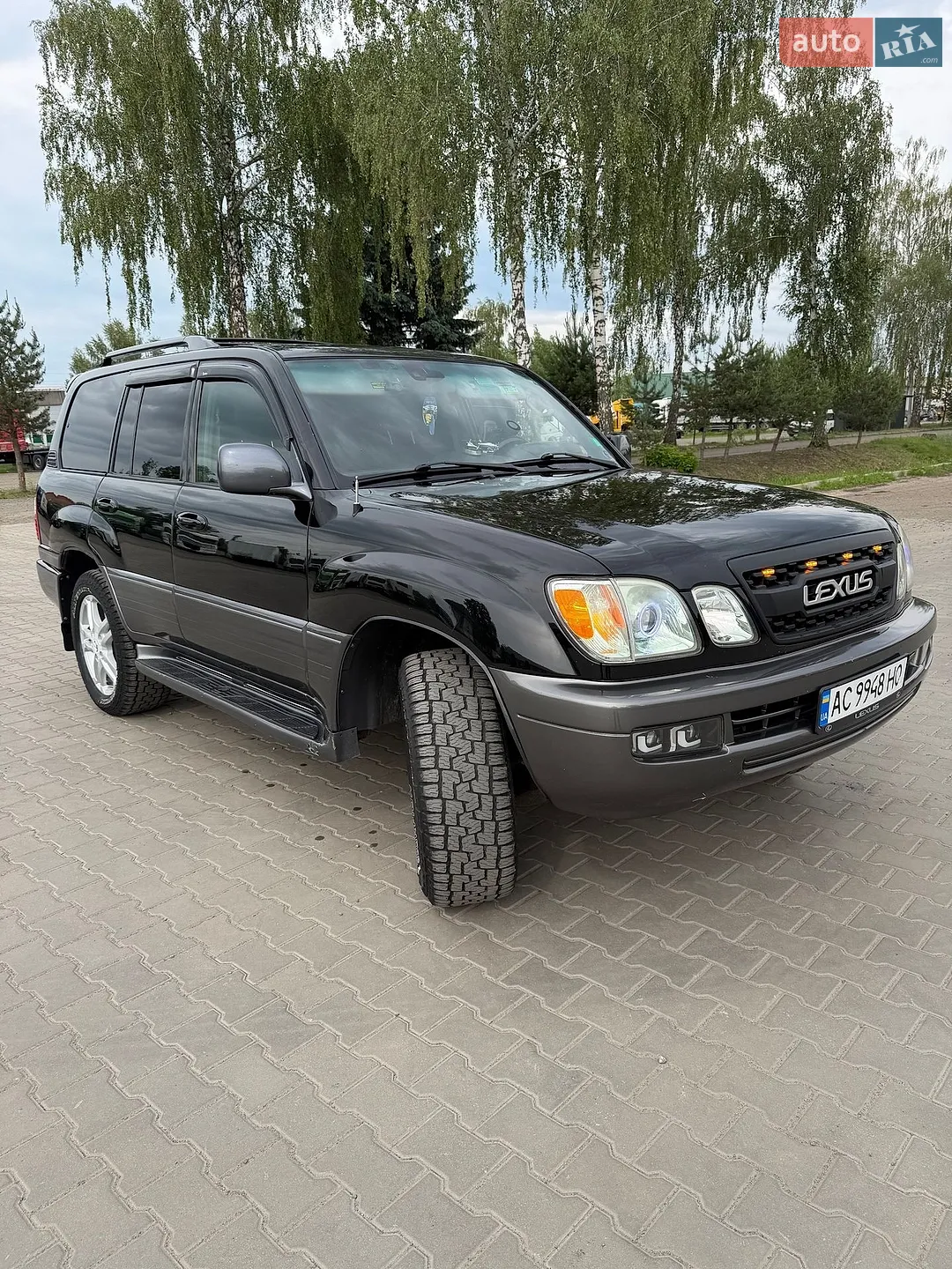 Lexus LX, 2004