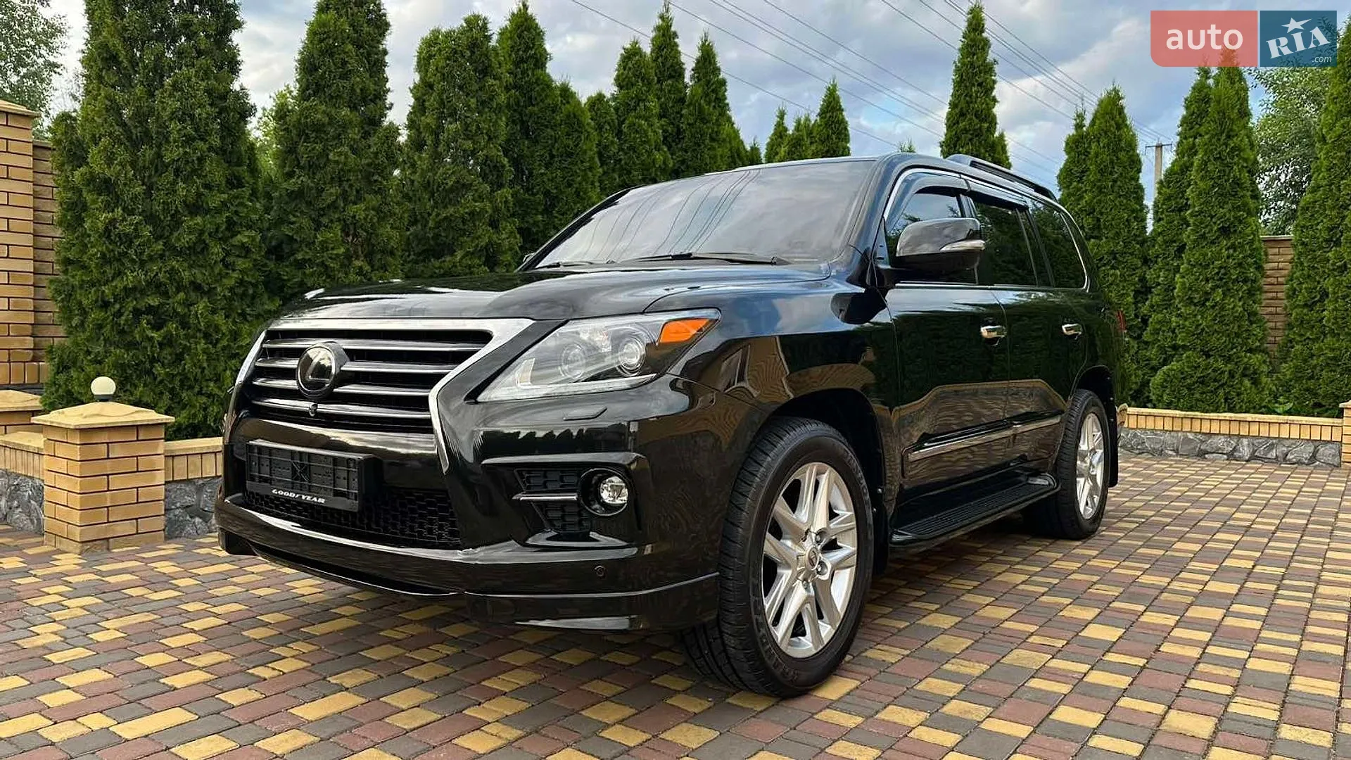 Lexus LX, 2015